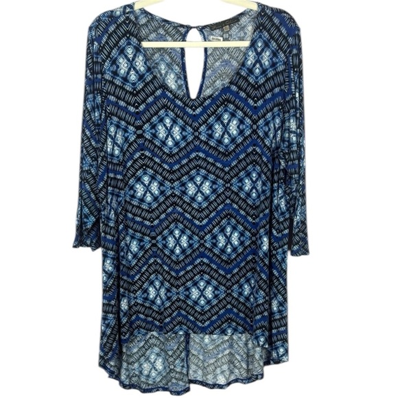 Rose & Olive Tops - Rose & Olive Blue Graphic Asymmetrical 3/4 Sleeve Tunic Size 3X